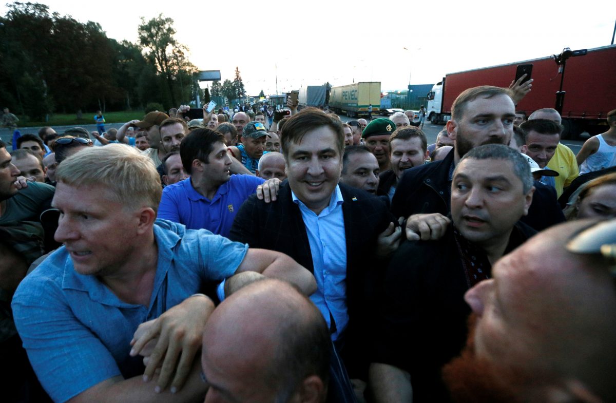 Ванзуряк подякував буковинцям, 'які допомогли фактично «на руках» занести Михайла Саакашвілі в Україну' 