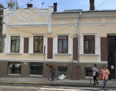 У Чернівцях завершується ремонт фасаду музичної школи №1