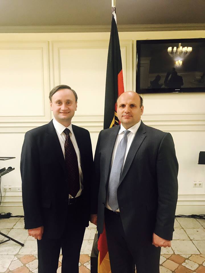 Іван Мунтян привітав Олександра Шлампа з призначенням Почесним консулом Німеччини в Чернівцях