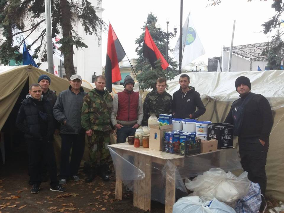 Буковинці допомагають учасникам акції протесту у Києві