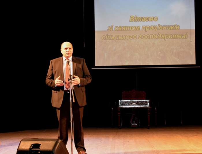 Голова Чернівецької обласної ради привітав аграріїв Буковини з професійним святом