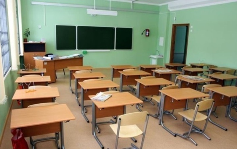 У Бухаресті закривають усі школи через негоду, а у Чернівцях навпаки відкривають 