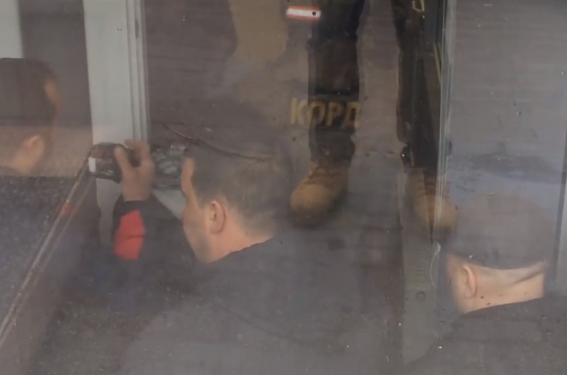 «Справа стосується бійки з різаниною»: правоохоронці обшукують офіси охоронної фірми 'Тигр' на вулицях Руській та Буковинській у Чернівцях (ФОТО+ВІДЕО)
