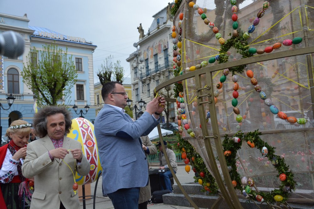 Привітання Чернівецького міського голови Олексія Каспрука з Великодніми святами