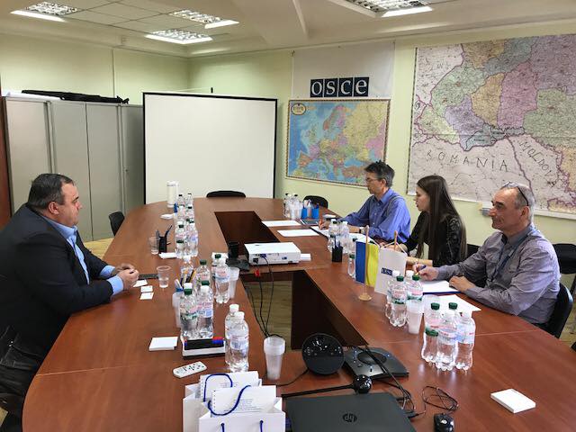 Тіміш обговорив зі спостерігачами ОБСЄ проблеми румуномовної меншини Чернівецької області
