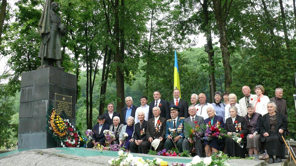 День пам’яті, примирення і перемоги над нацизмом відзначали «батьківщинівці» всієї Чернівецької області