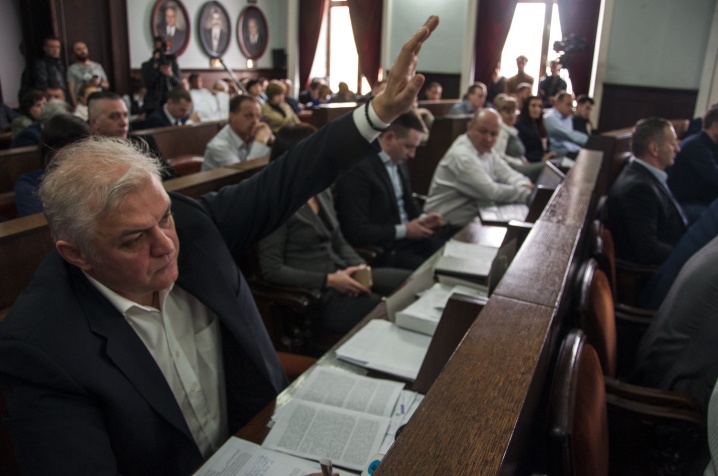 Черговий скандал на сесії: депутат обізвав мера Чернівців злочинцем