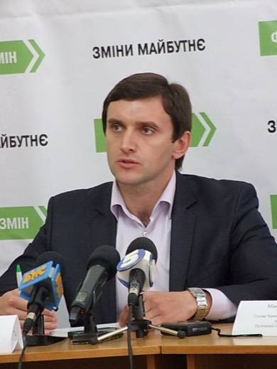 Панчишин передав в ЦВК факти порушення виборчого законодавства  в 204 виборчому окрузі (м.Хотин)