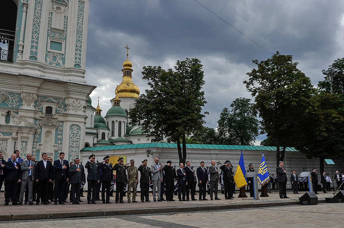 'Це була безпрецедентна подія в нашій історії!' Яценюк і Бурбак привітали із Днем Національної поліції України (+ВІДЕО)