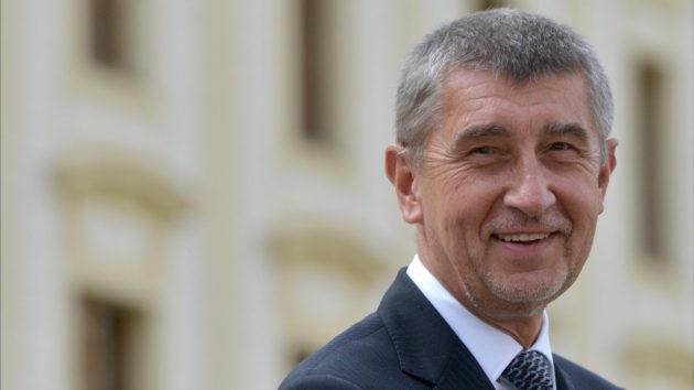 У Чехії уряд мільярдера Бабіша отримав вотум довіри парламенту, в тому числі комуністів