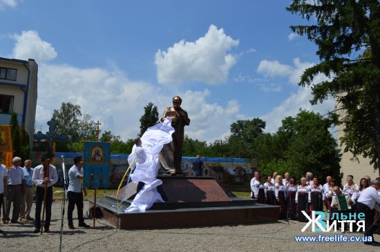 У Кіцмані на День міста відкрили пам’ятник Т.Г.Шевченкові 