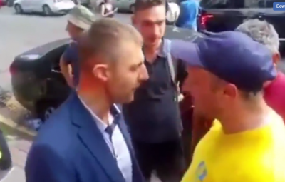 Власники «євроблях» напали на нардепа з Буковини під стінами Верховної Ради - відео