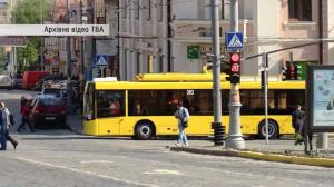 Чернівчани платитимуть за проїзд у тролейбусі 3 гривні: за пропозицією секретаря міськради Василя Продана  незалежно від форми оплати 
