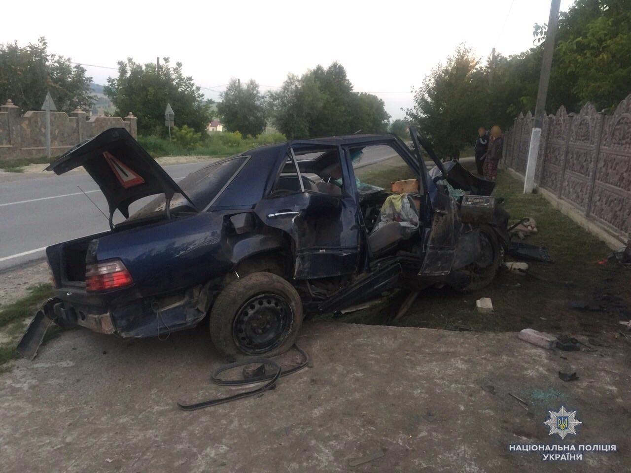За вікенд на автошляхах Чернівецької області сталося чотири ДТП, одна людина загинула і тринадцять травмовано. Серед потерпілих – п’ятеро дітей