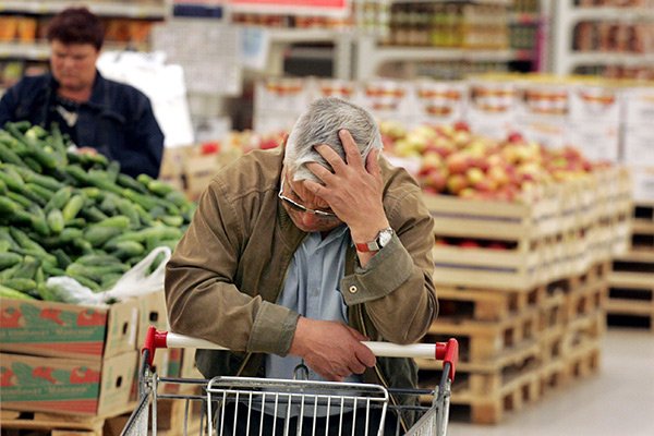 Ціни на продукти харчування в Україні знижуються, - Держстат