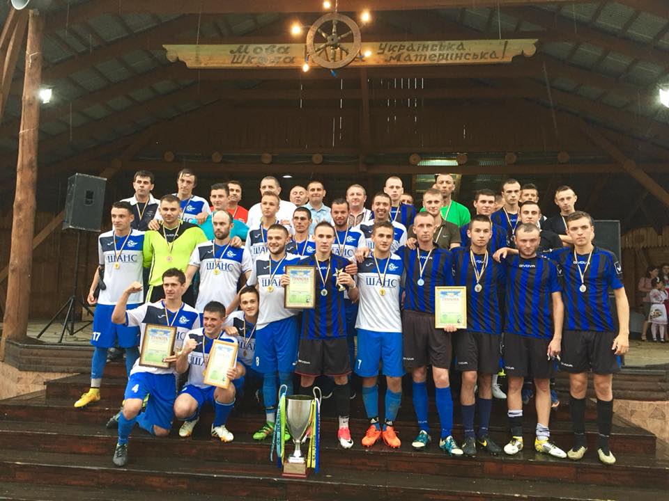 У Вижниці на День незалежності України відбувся традиційний фінал чемпіонат району з футболу