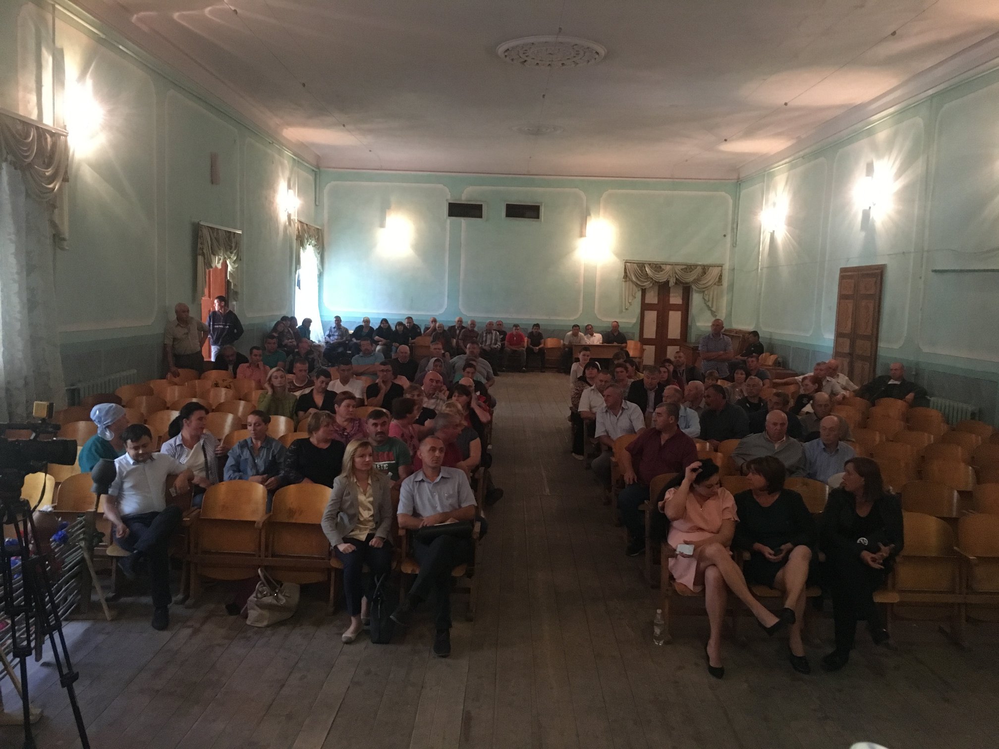  Шість депутатів Зеленецької сільської ради написали заяви на складання повноважень, щоб тільки не приймати рішення про об'єднання з іншими селами 