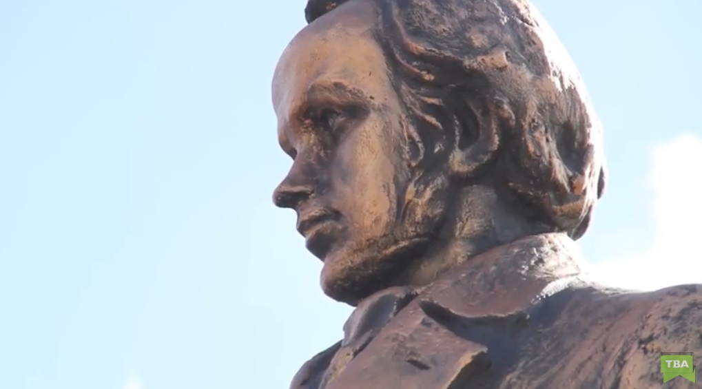 Пам’ятник молодому Шевченкові встановили у Веренчанці, оспіваній Іриною Вільде