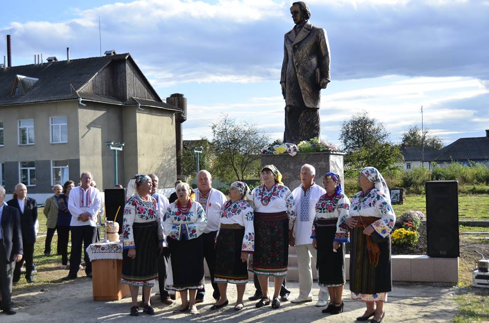 У Чернівецькій області «батьківщинівка» ініціювала спорудження пам’ятника Тарасові Шевченку