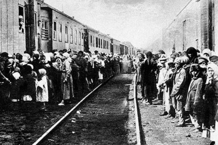 Дев'ятнадцятого жовтня - сімдесят один рік тому  - почалося масове вивезення українців до Сибіру