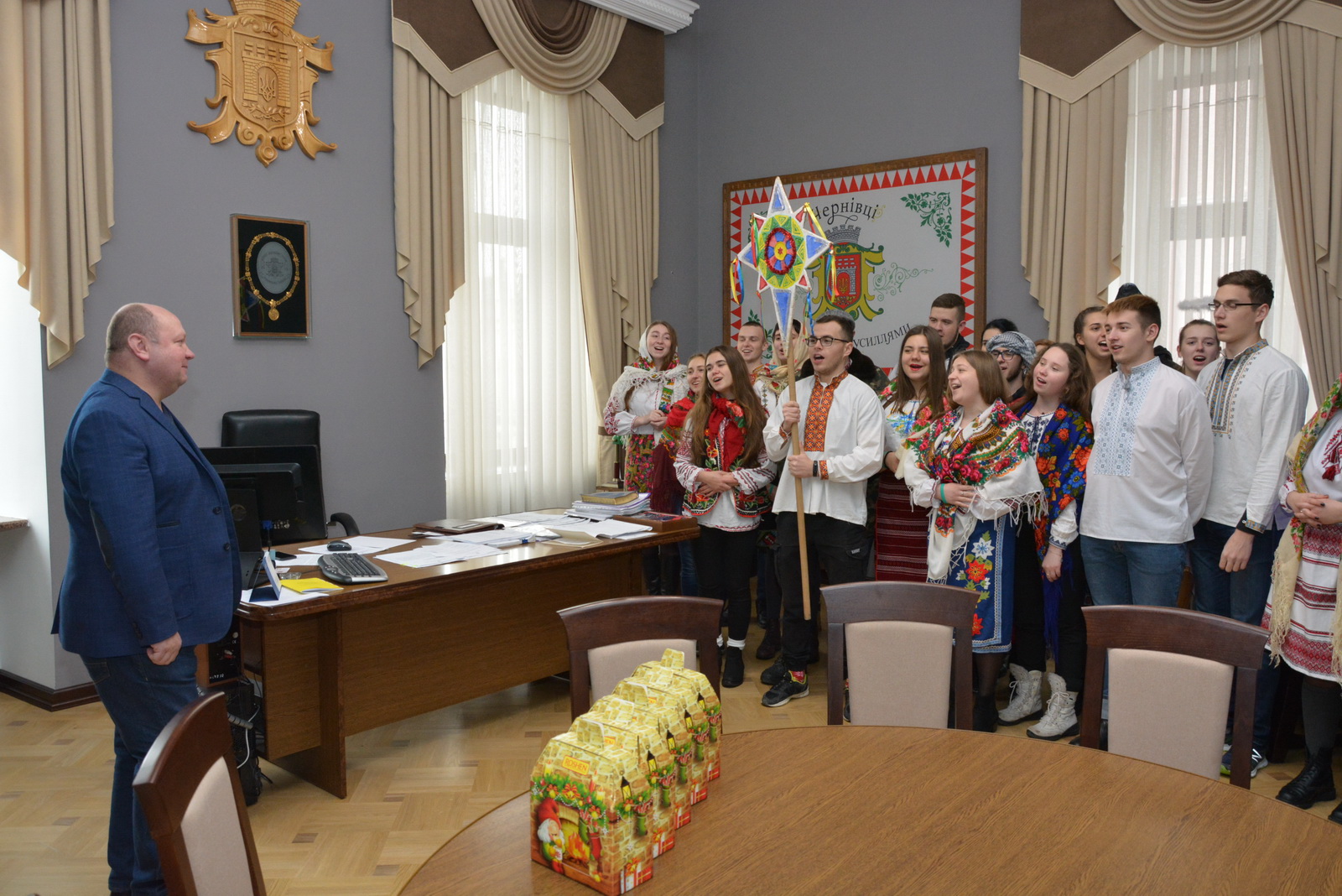 Вихованці Української Академії Лідерства розкривали лідерські якості колядуючи Продану