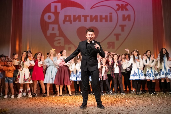У Чернівцях на благодійному концерті зібрали 9900 гривень на лікування онкохворих дітей