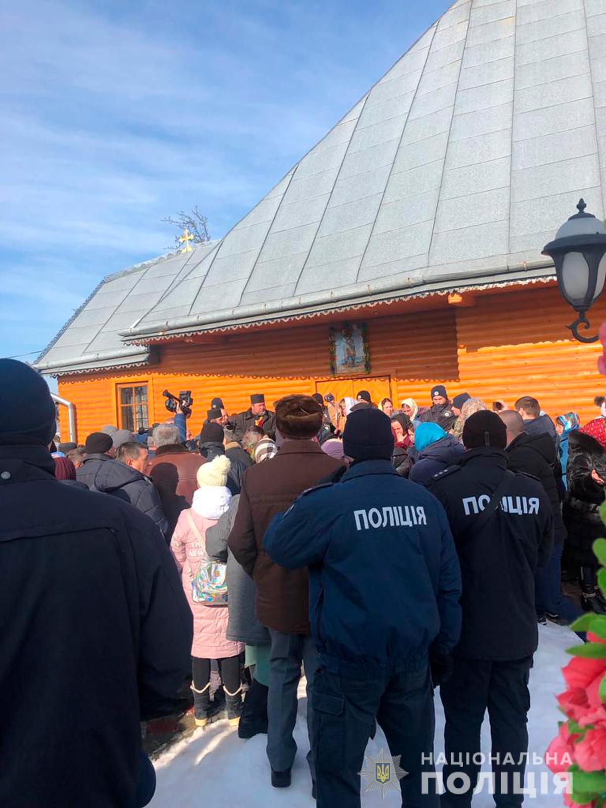 Правоохоронці Буковини забезпечили охорону громадського порядку під час зборів вірян
