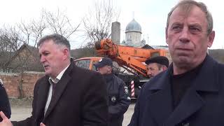 Селяни у Кострижівці тримають оборону цукрового заводу «Хрещатик» і хочуть звертатися за допомогою до Арсенія Яценюка, бо обласній владі не до них
