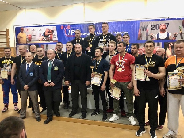 У Чернівцях відбувся чемпіонат області з пауерліфтингу: встановлено абсолютний  рекорд  із жиму штанги лежачи