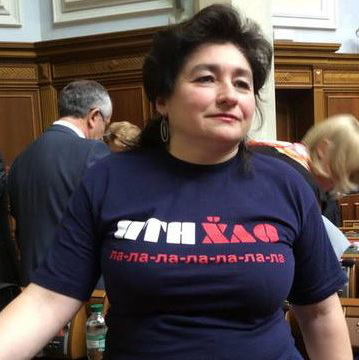 Буковинка Марія Матіос заявила, що фіглярство з днем інавгурації може дорого коштувати Україні  