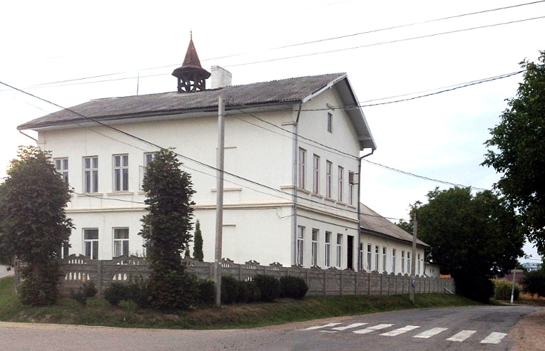 Реконструкцію школи у селі Тисовець за 7,1 млн грн проводитиме фірма, яку підозрюють у розпилі торгів з пов’язаною компанією