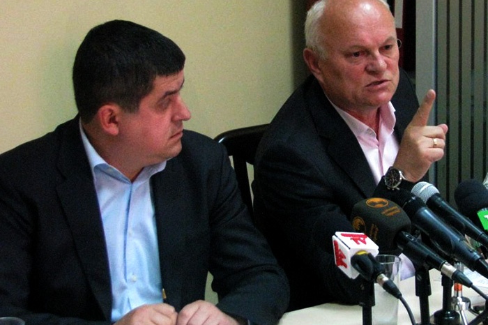 Бурбак і Федорук відмовилися від депутатської зарплати на період виборчої кампанії  