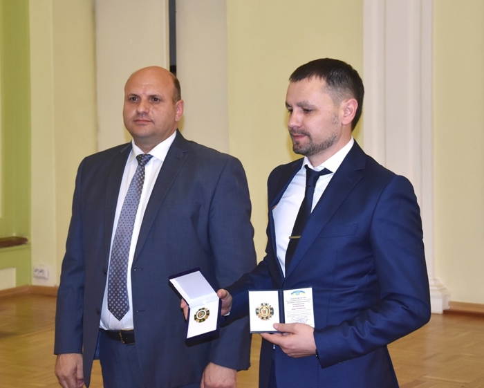 Голова Чернівецької обласної ради нагородив буковинських контррозвідників