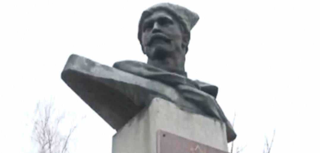 У Чернівецькій області вночі вкрали пам'ятник Василю Чапаєву