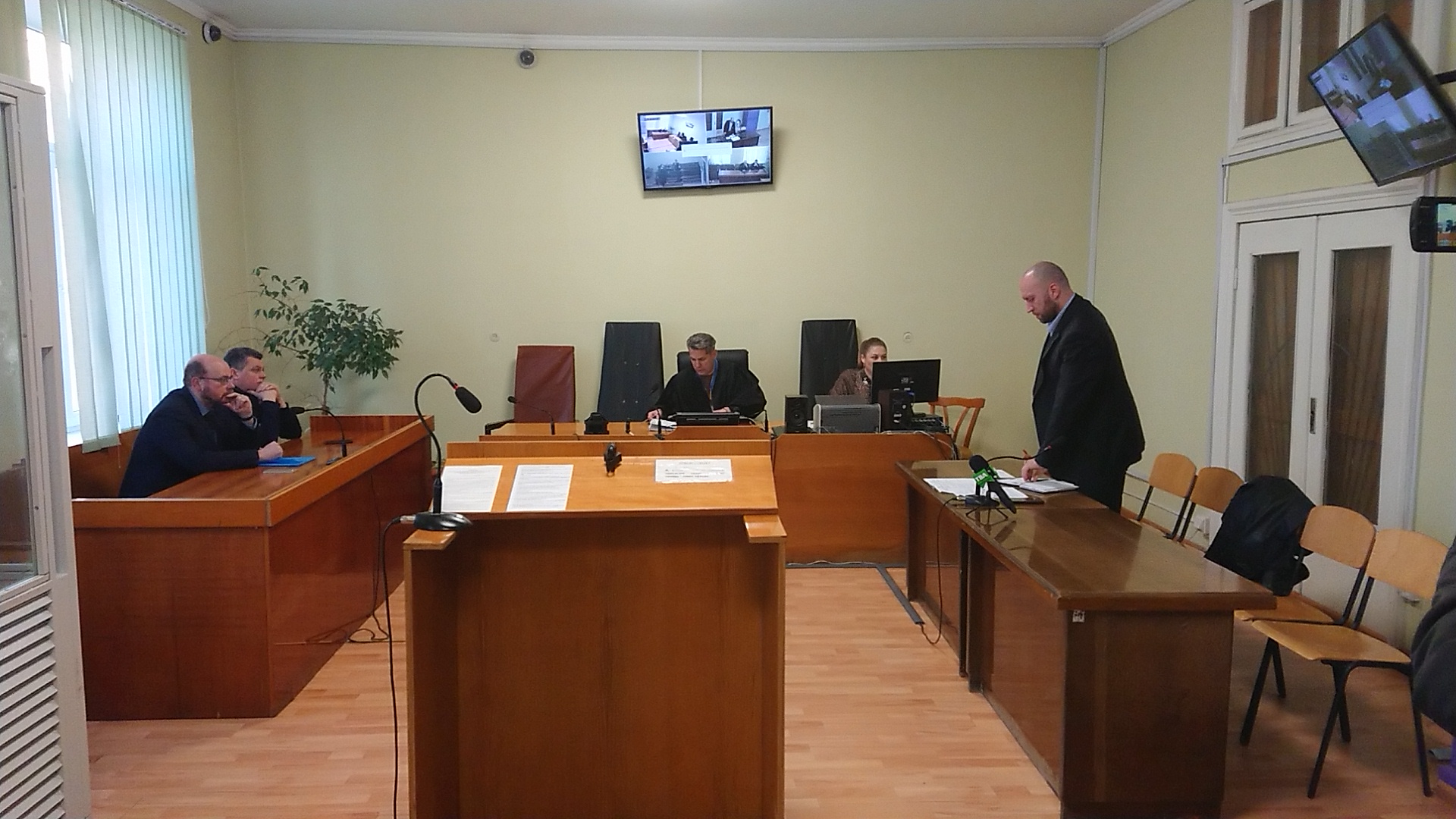 В Першотравнему суді сьогодні має відбутися чергове засідання у справі підкупу виборців Біликом Ростиславом з новим прокурором