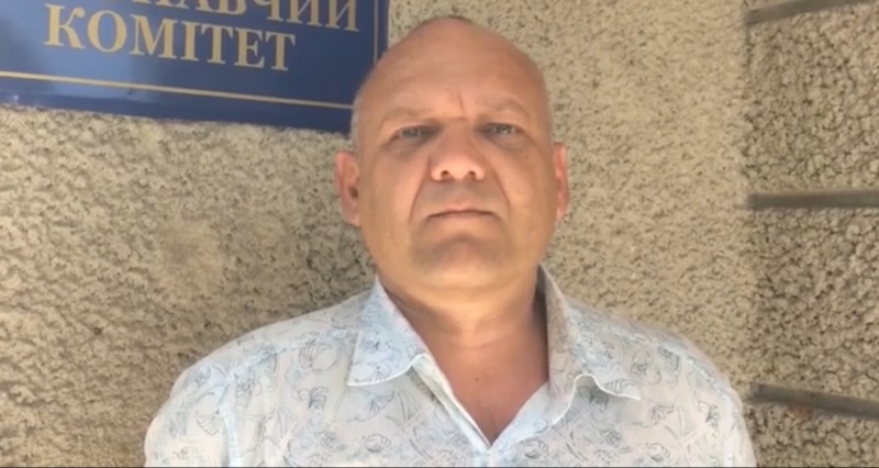 Міського голову Хотина Миколу Головльова достроково відправили у відставку через 'львівське сміття'