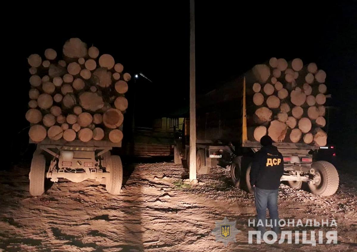 На Путильщині вилучили два лісовоза з деревиною без документів
