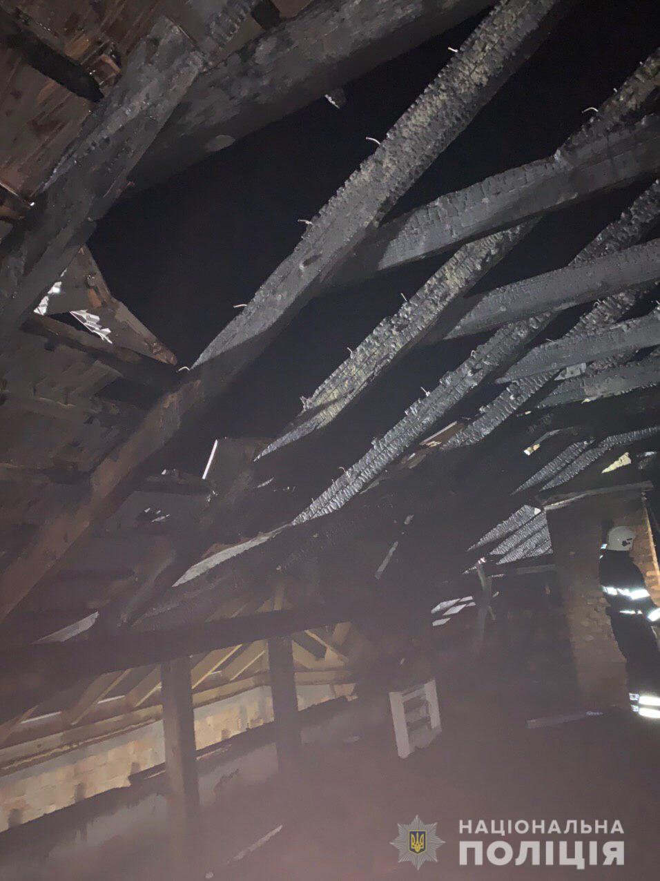 Невідомий палій підпалив недобудований будинок у  Заволоці