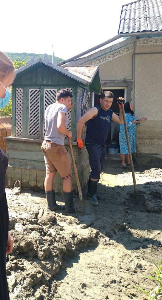 Через підтоплені криниці мешканці кількох районів Буковини потребують якісного водопостачання