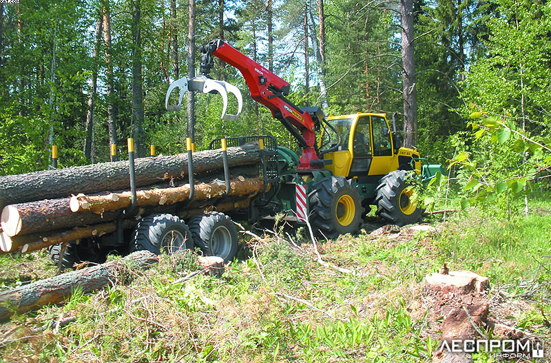 Буковинця, який продав лісгоспу старий трактор, можуть посадити і конфіскувати майно 