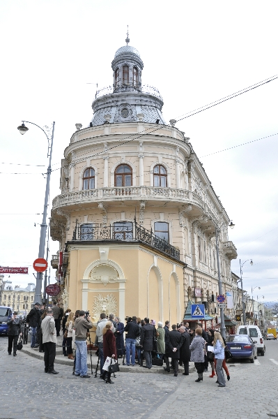 Фонтан з левом на будинку-кораблі в Чернівцях, який порадив відновити Осачук, увійшов до топ-12 найстаріших фонтанів України