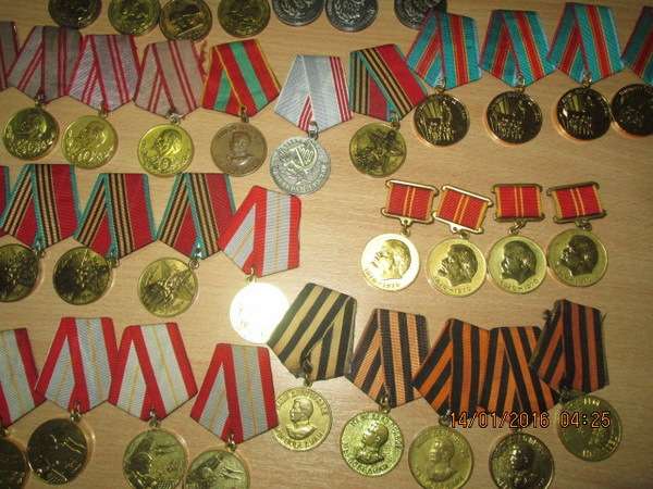 На Буковині зупинили контрабанду ювілейних медалей часів СРСР