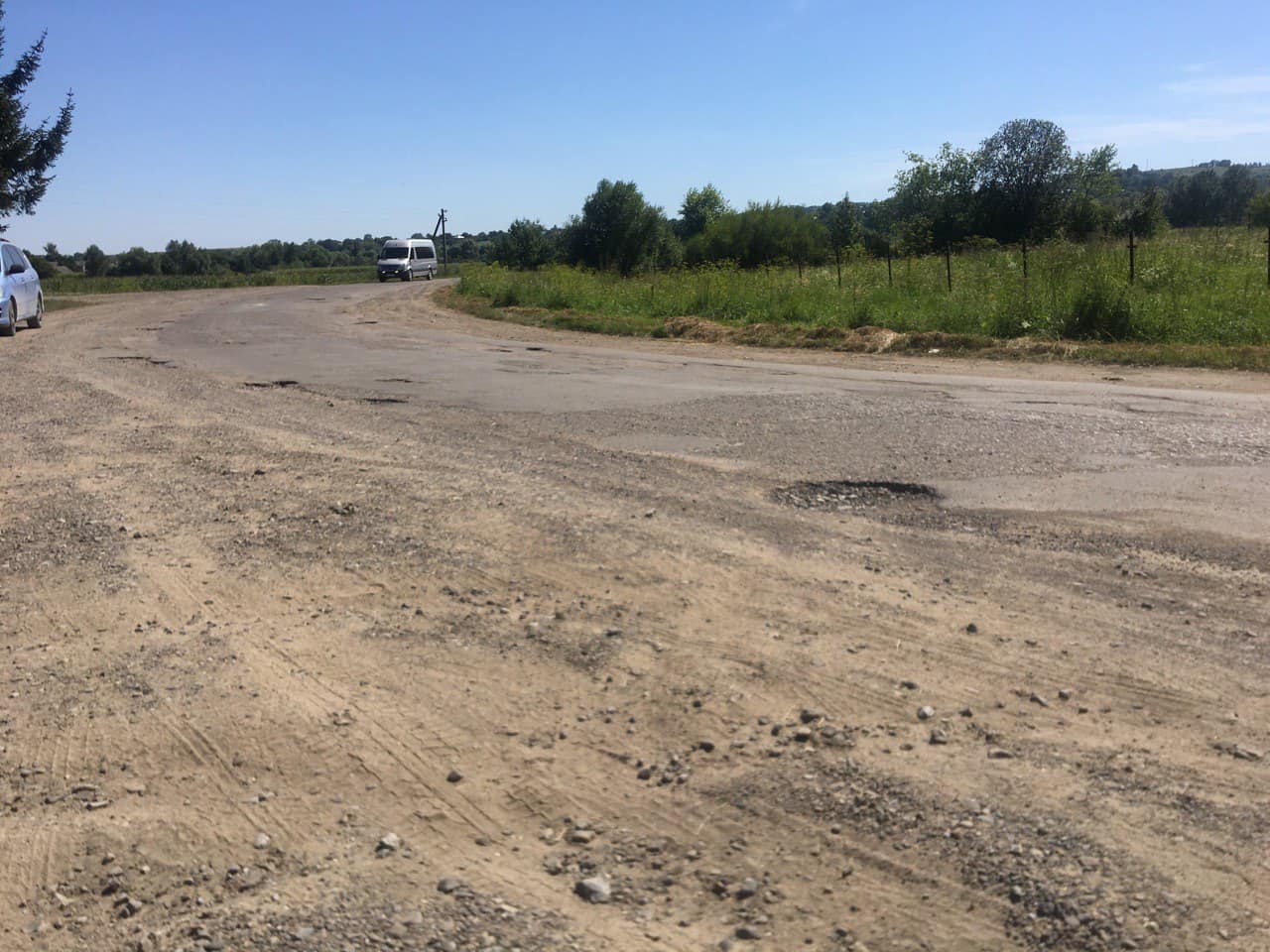 Шість ділянок у Новоселицькому і п'ять у Глибоцькому районах: на Буковині інспектували дороги, які відремонтують за кредитні кошти