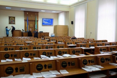 «Слуги» чи «козаки»: Що відбувається за лаштунками переговорів в Чернівецькій обласній раді?