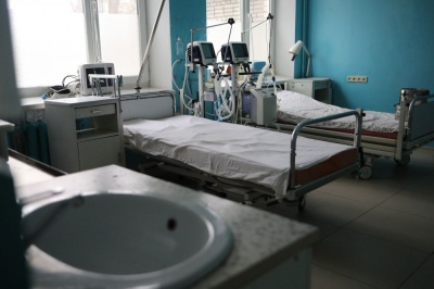 Поки для хворих чернівчан шукають вільні місця у лікарнях Герци та Новоселиці,  окремі медичні установи у Чернівцях їх приховують, - голова ОДА 