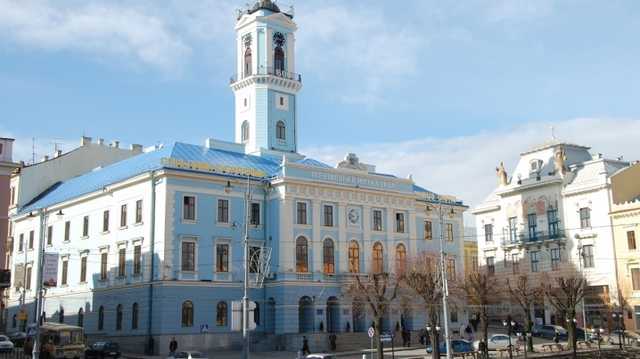 Службовці Чернівецької міської ради помогли шахраям украсти з держбюджету понад 1,2 млн грн. 