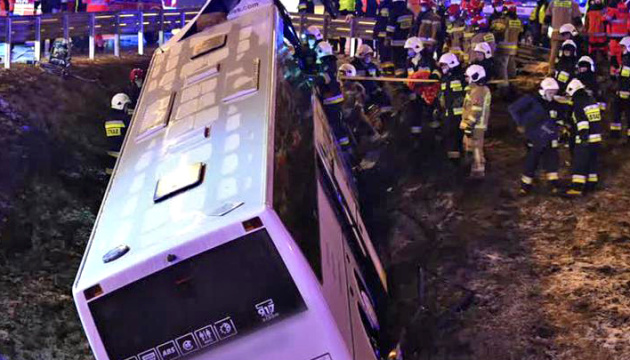 Пасажирський автобус Вроцлав-Чернівці розбився у Польщі