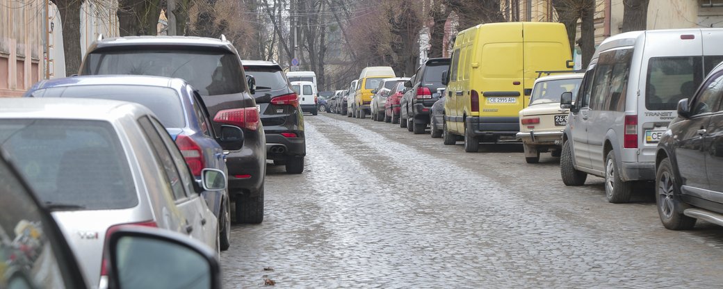 Перекладали бруківку за понад два мільйони: у Чернівцях відкрили кримінальне провадження через ремонт вулиці Шевченка