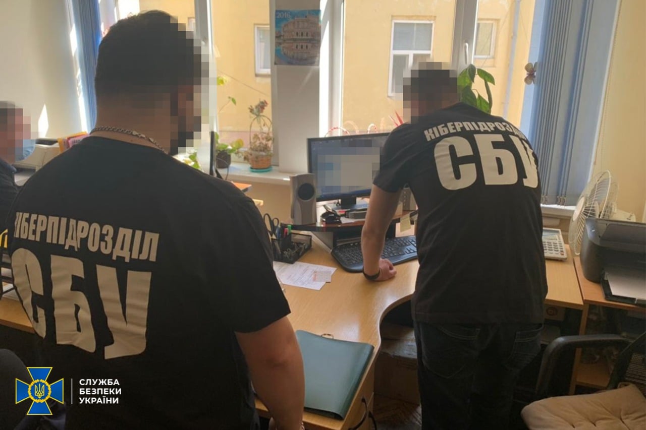 У Чернівецькій міськраді зафіксували незаконний витік інформації з обмеженим доступом 