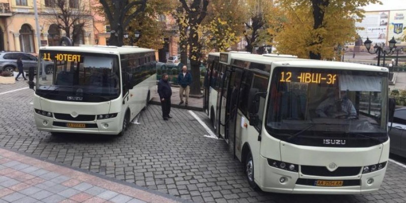 Ексмер Каспрук і депутати фракцій Михайлішина, Продана і Яринича не підтримали закупівлю нових автобусів для Чернівців 